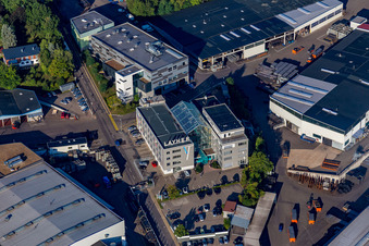 Vue oblique de Locaux d'usine de Gerüstbau Layher GmbH dans le quartier Frauenzimmern à le quartier Eibensbach in Güglingen dans le département Bade-Wurtemberg, Allemagne