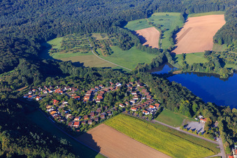 Vue aérienne de Lac Ehmetsklinge avec Seestüble et Reutenweg à Zaberfeld dans le département Bade-Wurtemberg, Allemagne