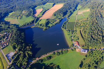 Photographie aérienne de Lac Ehmetsklinge avec auberge au bord du lac à Zaberfeld dans le département Bade-Wurtemberg, Allemagne