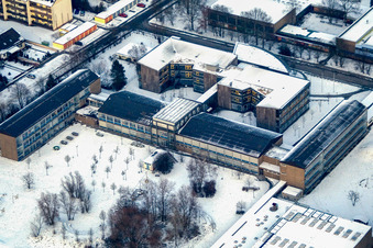 Vue aérienne de École polyvalente intégrée IGS Kandel à Kandel dans le département Rhénanie-Palatinat, Allemagne