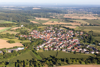 Vue aérienne de Quartier Oberacker in Kraichtal dans le département Bade-Wurtemberg, Allemagne