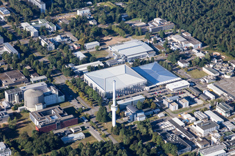 Campus universitaire KIT - Campus Nord (ancien Centre de recherche nucléaire de Karlsruhe) à le quartier Leopoldshafen in Eggenstein-Leopoldshafen dans le département Bade-Wurtemberg, Allemagne hors des airs