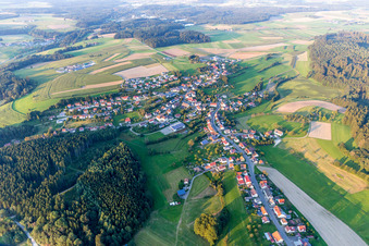 Vue aérienne de Quartier Zoznegg in Mühlingen dans le département Bade-Wurtemberg, Allemagne