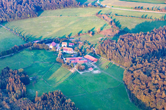 Vue aérienne de Pension de yoga Ina Stumpp dans le quartier de Buohof à le quartier Bonndorf in Überlingen dans le département Bade-Wurtemberg, Allemagne