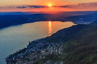 Photographie aérienne de Coucher de soleil sur le lac d'Überlingen en parapente à Bodman-Ludwigshafen dans le département Bade-Wurtemberg, Allemagne