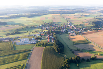Vue aérienne de De l'est à le quartier Krumbach in Sauldorf dans le département Bade-Wurtemberg, Allemagne