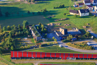 Vue aérienne de Maison multigénérationnelle Wald dans les Geißwiesen à Wald dans le département Bade-Wurtemberg, Allemagne
