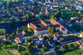Photographie aérienne de Pensionnat et église du monastère Saint-Bernard dans le monastère Wald à Wald dans le département Bade-Wurtemberg, Allemagne