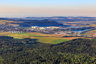 Vue aérienne de Vue de la ville de Seepark depuis le nord à Pfullendorf dans le département Bade-Wurtemberg, Allemagne
