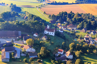 Vue aérienne de St. Michael et Klosterhof à le quartier Tafertsweiler in Ostrach dans le département Bade-Wurtemberg, Allemagne