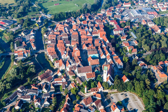 Vue aérienne de Quartier de la vieille ville et centre-ville à Riedlingen dans le département Bade-Wurtemberg, Allemagne