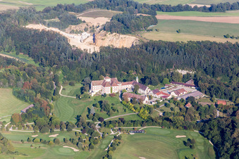 Vue oblique de Terrain de golf du Château de Langenstein - The Country Club à le quartier Orsingen in Orsingen-Nenzingen dans le département Bade-Wurtemberg, Allemagne