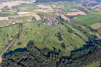 Vue aérienne de Terrain du terrain de golf GOLFPLATZ STEISSLINGEN GMBH à le quartier Wiechs in Steißlingen dans le département Bade-Wurtemberg, Allemagne