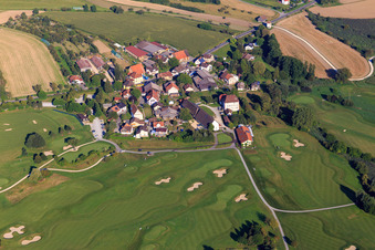 Vue aérienne de Terrain du terrain de golf GOLFPLATZ STEISSLINGEN GMBH à le quartier Wiechs in Steißlingen dans le département Bade-Wurtemberg, Allemagne