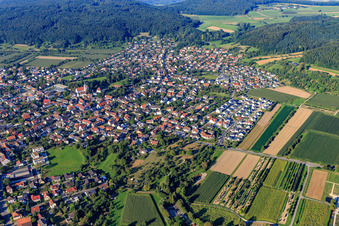 Vue aérienne de Vue d'ensemble de la ville depuis le sud-ouest à Steißlingen dans le département Bade-Wurtemberg, Allemagne