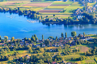 Vue aérienne de Les rives du lac de Constance sur l'Untersee/Rhin du côté badois et suisse à le quartier Stiegen in Öhningen dans le département Bade-Wurtemberg, Allemagne