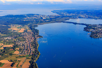 Photographie aérienne de Vue de la ville sur la rive du lac Gnadensee depuis l'ouest à Allensbach dans le département Bade-Wurtemberg, Allemagne