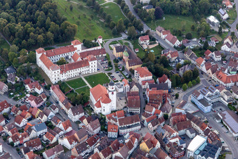 Vue aérienne de Parc du château du château Meßkirch à Meßkirch dans le département Bade-Wurtemberg, Allemagne