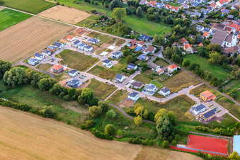Vue aérienne de Nouvelle zone de développement In den Hundertmorgen à Offenbach an der Queich dans le département Rhénanie-Palatinat, Allemagne