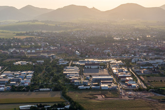 Vue aérienne de Station de mesure à le quartier Queichheim in Landau in der Pfalz dans le département Rhénanie-Palatinat, Allemagne