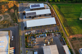 Vue aérienne de Élimination des déchets et exploitation économique Landau Bauhof et Friedel + Ullmer GmbH à le quartier Queichheim in Landau in der Pfalz dans le département Rhénanie-Palatinat, Allemagne