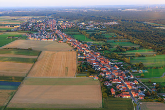 Photographie aérienne de Saarstr depuis l'ouest à Kandel dans le département Rhénanie-Palatinat, Allemagne