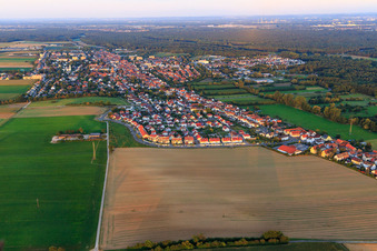 Vue aérienne de Sur le sentier élevé de l'ouest à Kandel dans le département Rhénanie-Palatinat, Allemagne