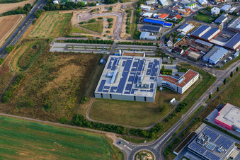 Vue aérienne de Zone industrielle dans la vallée de Spire avec DBK David + Baader GmbH à Rülzheim dans le département Rhénanie-Palatinat, Allemagne