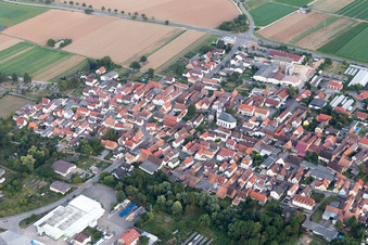 Quartier Niederhochstadt in Hochstadt dans le département Rhénanie-Palatinat, Allemagne d'en haut