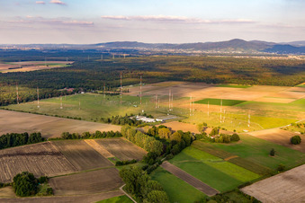 Vue aérienne de Antennes à Biblis dans le département Hesse, Allemagne