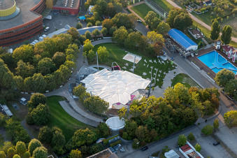 Vue aérienne de Jardin de télévision de la deuxième télévision allemande à le quartier Lerchenberg in Mainz dans le département Rhénanie-Palatinat, Allemagne