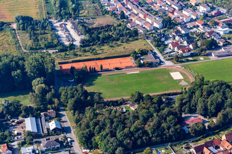 Vue aérienne de Centre de gymnastique suédoise, parc ornithologique à le quartier Liedolsheim in Dettenheim dans le département Bade-Wurtemberg, Allemagne