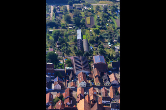 Halles agricoles à Hintergraben à Kandel dans le département Rhénanie-Palatinat, Allemagne depuis l'avion