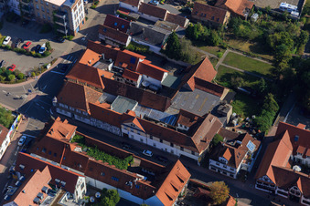 Vue oblique de Rheinstraße x Bahnhofstr à Kandel dans le département Rhénanie-Palatinat, Allemagne
