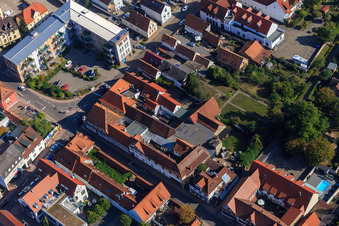 Vue aérienne de Bar à vin chez Schnapser à Kandel dans le département Rhénanie-Palatinat, Allemagne