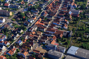 Vue aérienne de Rheinstraße et Juststr - depuis le sud-ouest à Kandel dans le département Rhénanie-Palatinat, Allemagne