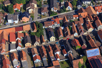 Vue aérienne de Rheinstraße depuis le sud à Kandel dans le département Rhénanie-Palatinat, Allemagne