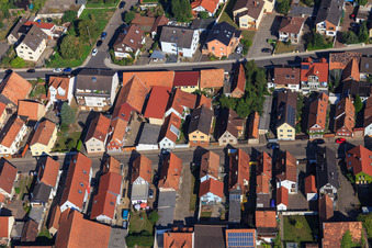 Vue aérienne de Juststraße et Rheinstraße depuis le sud à Kandel dans le département Rhénanie-Palatinat, Allemagne