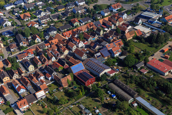 Halles agricoles à Ettenbaum à Kandel dans le département Rhénanie-Palatinat, Allemagne hors des airs