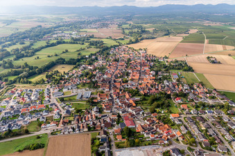 Vue oblique de Champs agricoles et terres agricoles à Rohrbach dans le département Rhénanie-Palatinat, Allemagne
