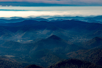 Niedersteinbach dans le département Bas Rhin, France vue d'en haut