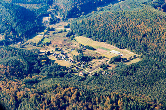 Vue aérienne de Sturzelbronn dans le département Moselle, France