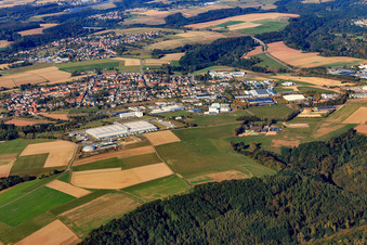 Vue aérienne de Vue du sud avec le centre logistique et le parc énergétique de WASGAU, l'institut de test et de recherche Pirmasens eV à le quartier Winzeln in Pirmasens dans le département Rhénanie-Palatinat, Allemagne