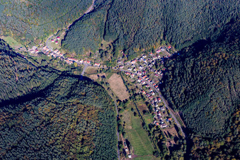 Vue aérienne de Vue sur le village à le quartier Salzwoog in Lemberg dans le département Rhénanie-Palatinat, Allemagne