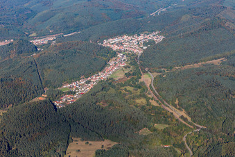 Hinterweidenthal dans le département Rhénanie-Palatinat, Allemagne vue du ciel