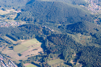 Dahn dans le département Rhénanie-Palatinat, Allemagne depuis l'avion