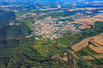 Vue aérienne de Vue d'ensemble de la ville depuis le sud-ouest à Oberotterbach dans le département Rhénanie-Palatinat, Allemagne