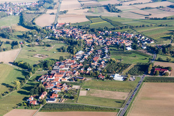 Vue aérienne de Champs agricoles et terres agricoles à Oberhausen dans le département Rhénanie-Palatinat, Allemagne