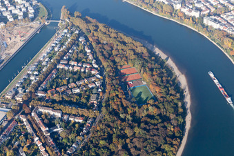 Vue aérienne de Île du Parc à le quartier Süd in Ludwigshafen am Rhein dans le département Rhénanie-Palatinat, Allemagne