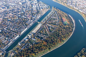 Vue aérienne de Île du Parc à le quartier Süd in Ludwigshafen am Rhein dans le département Rhénanie-Palatinat, Allemagne